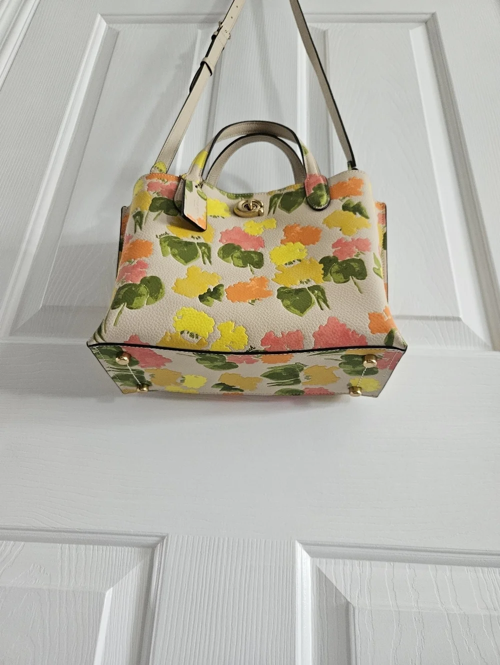 NWOT Coach Willow Tote 24 With Watercolor Floral Print